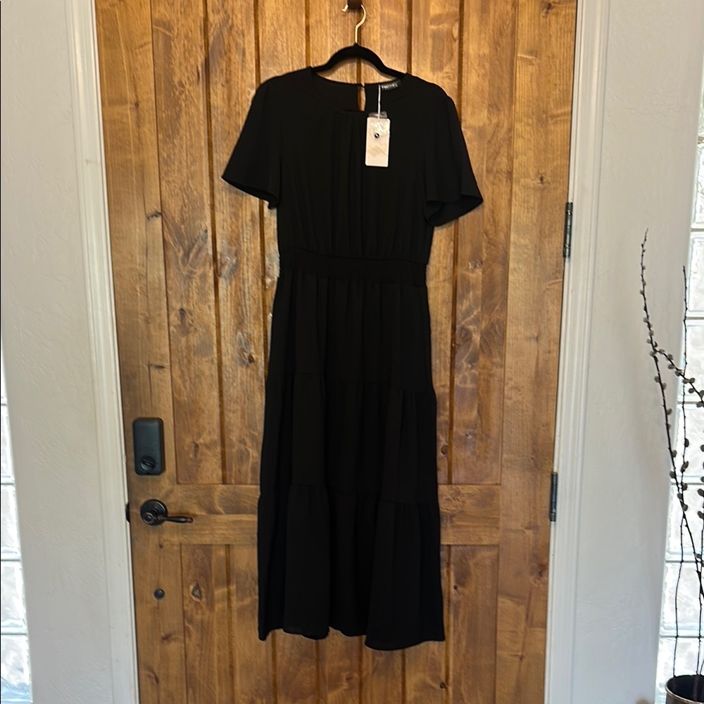 Fashion Brand Company Black Midi Dress Crew Neck Short Sleeve